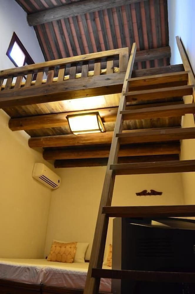 Quadruple Room (A)