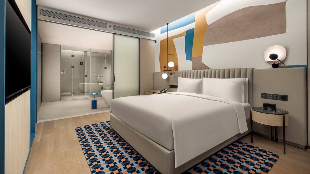 Suite, 1 Bedroom (Study Area)