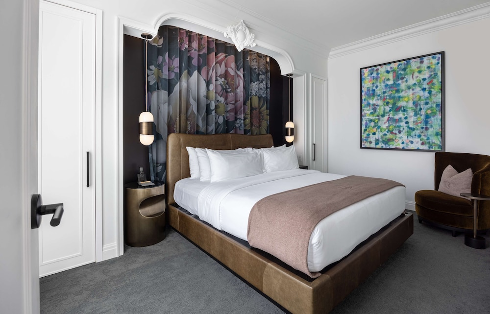 Suite, 1 King Bed, Terrace - Photo 3