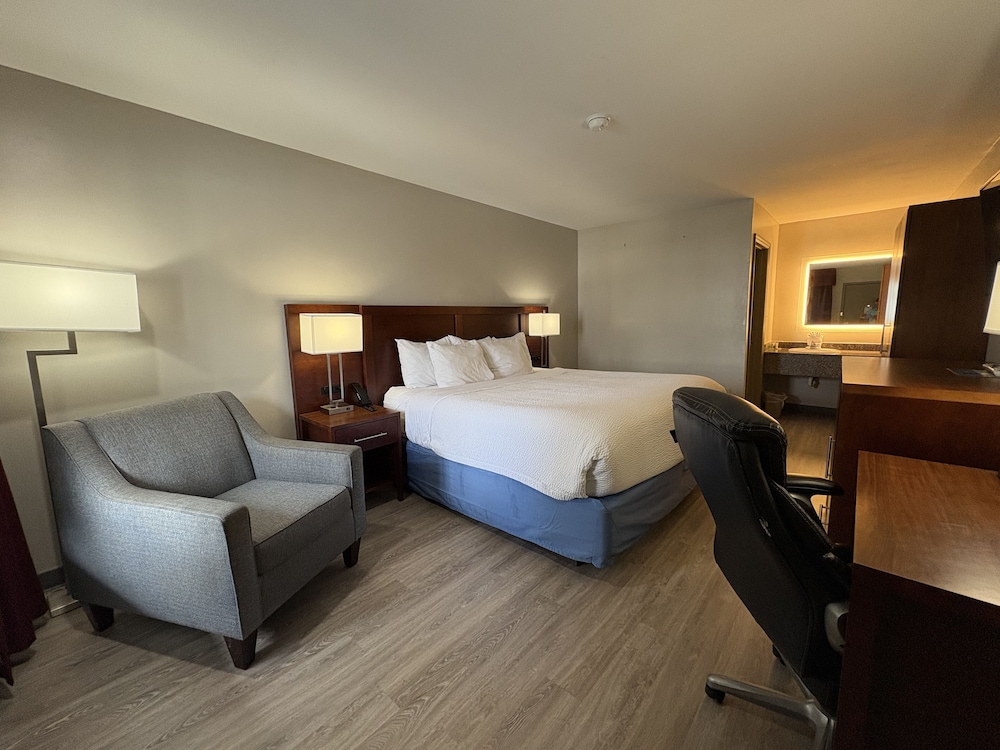 Room (King Bed Non-Smoking) - Photo 3