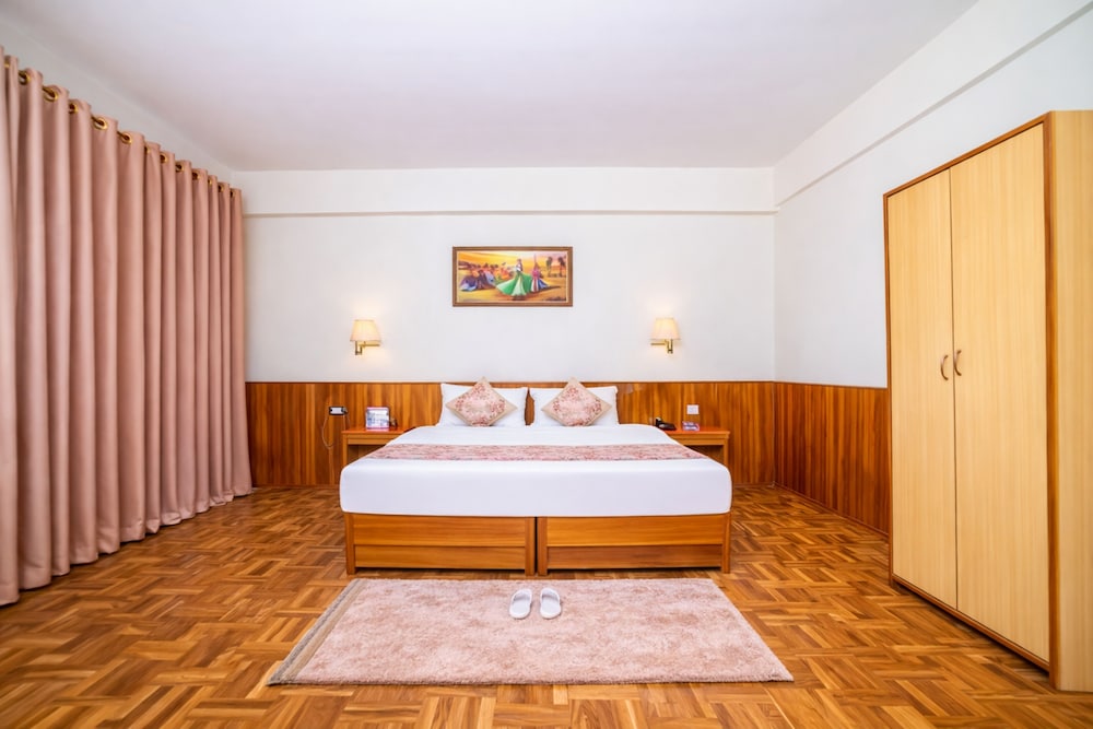 Elite Room