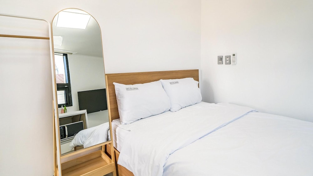 Basic Room, 1 Bedroom (201) - Photo 6