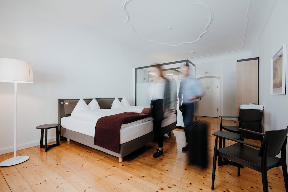 Unique Kloster Single Room