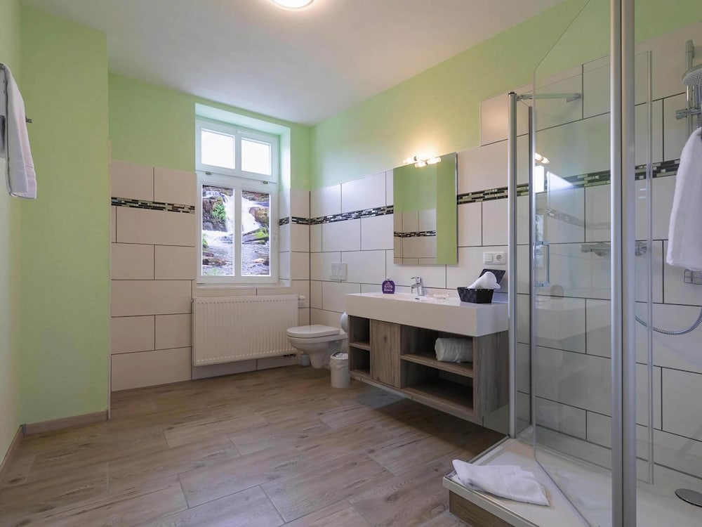 Classic Apartment, 2 Bedrooms photo 3