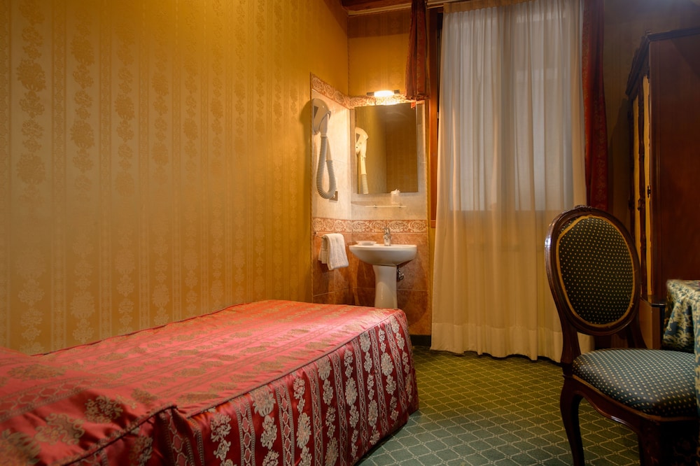 Standard Single Room, Shared Bathroom
