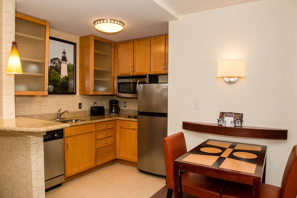 Suite, 1 Bedroom - Photo 5