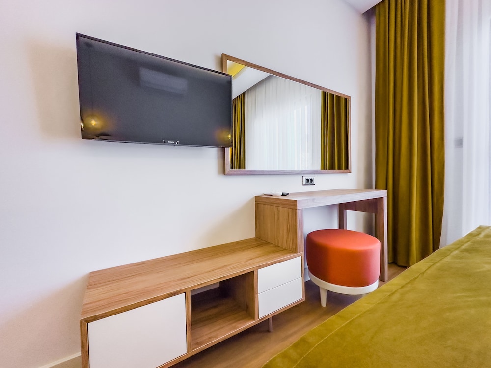 Deluxe Double Room, Balcony,Side Sea View - Photo 12