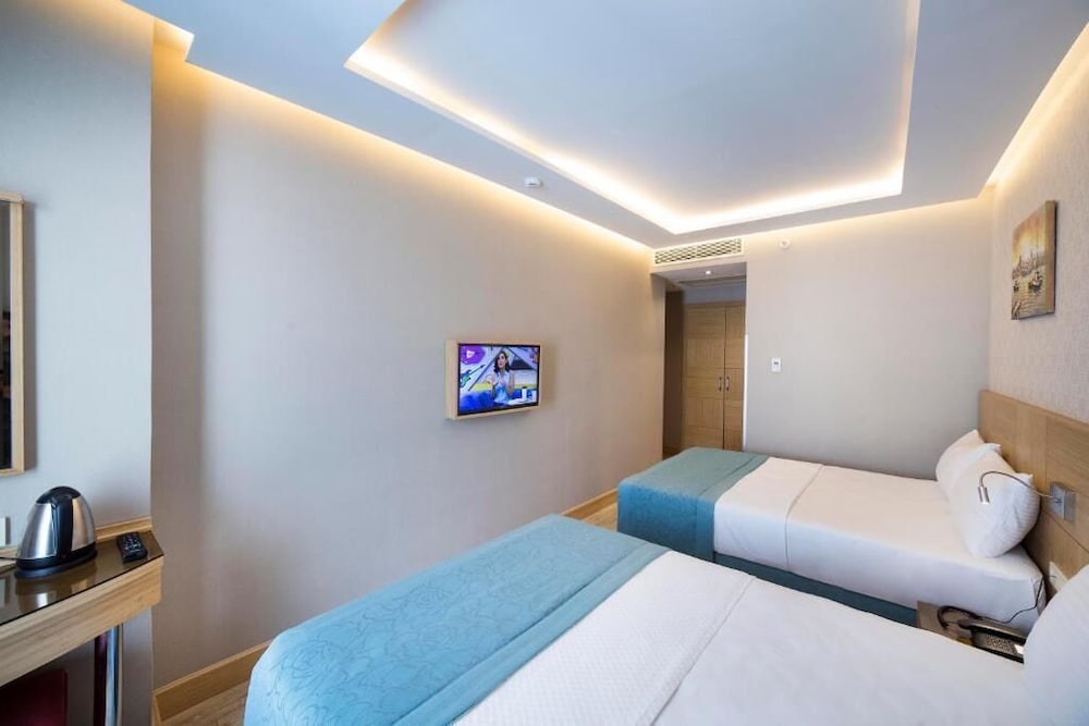 Standard Twin Room photo 3