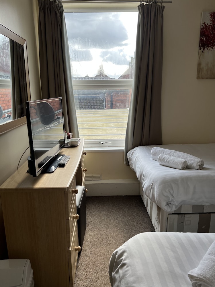 Suite, Ensuite photo 3