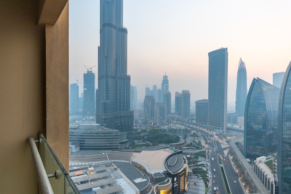 Premier Studio with Partial Burj Khalifa View photo 1