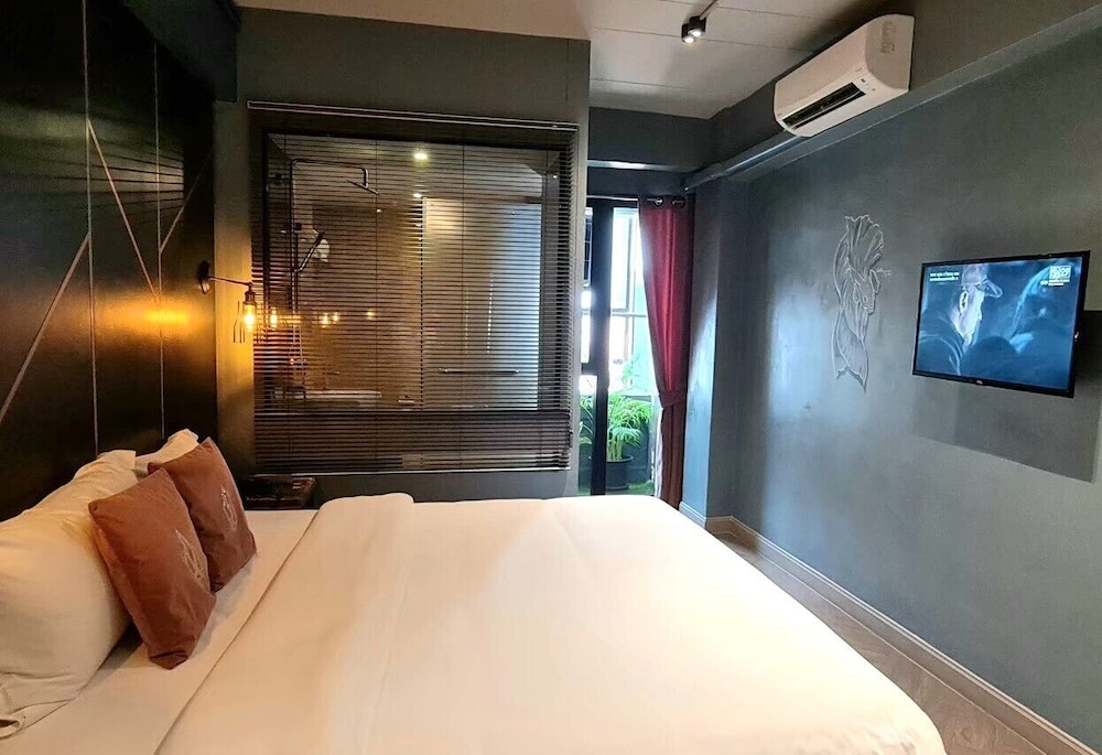Delta Executive (King Bed) photo 2