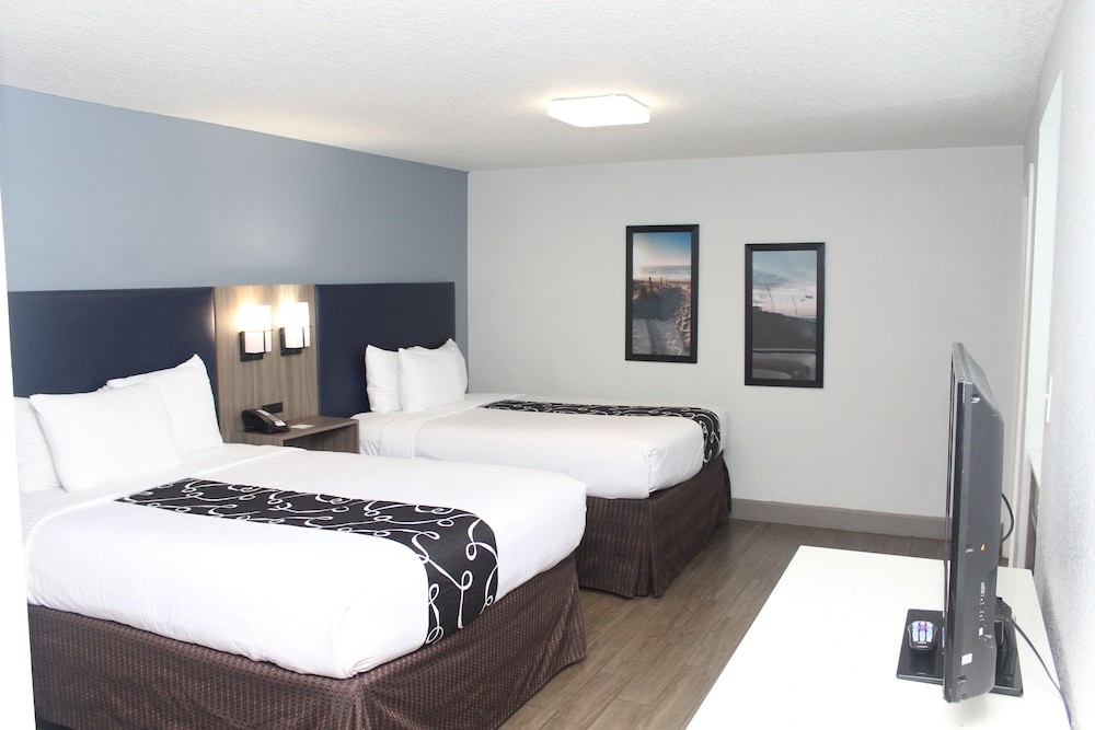 Suite, Multiple Beds, Non Smoking, City View - Photo 5