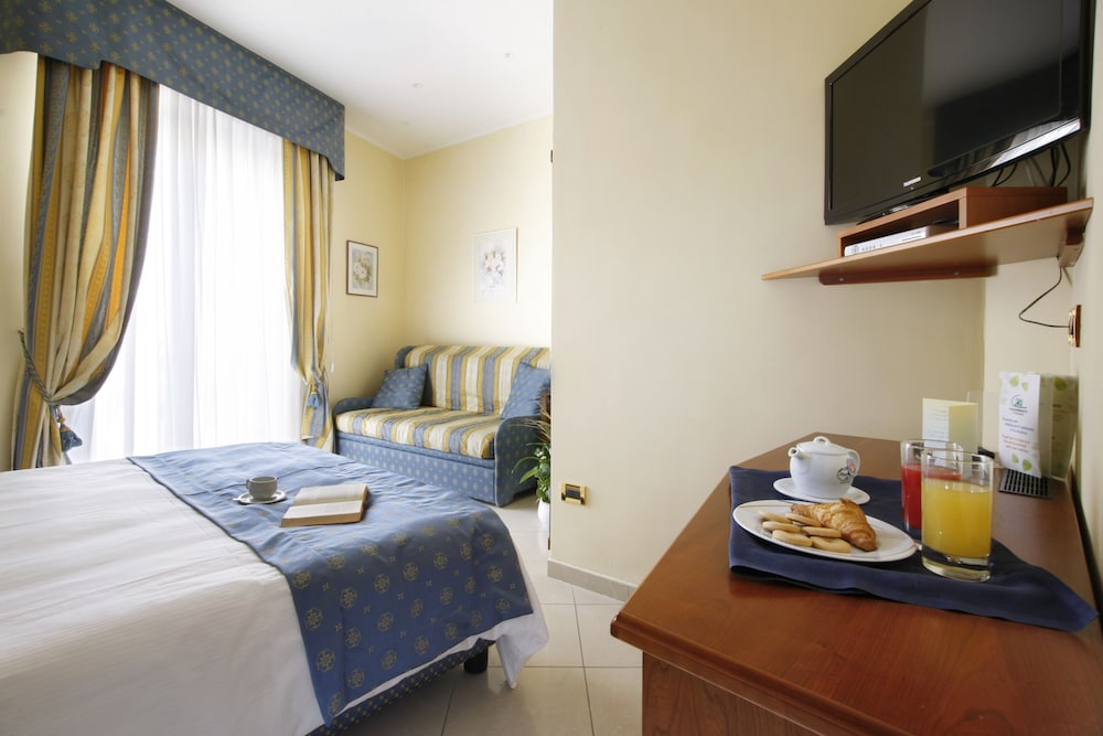 Standard Double or Twin Room photo 2