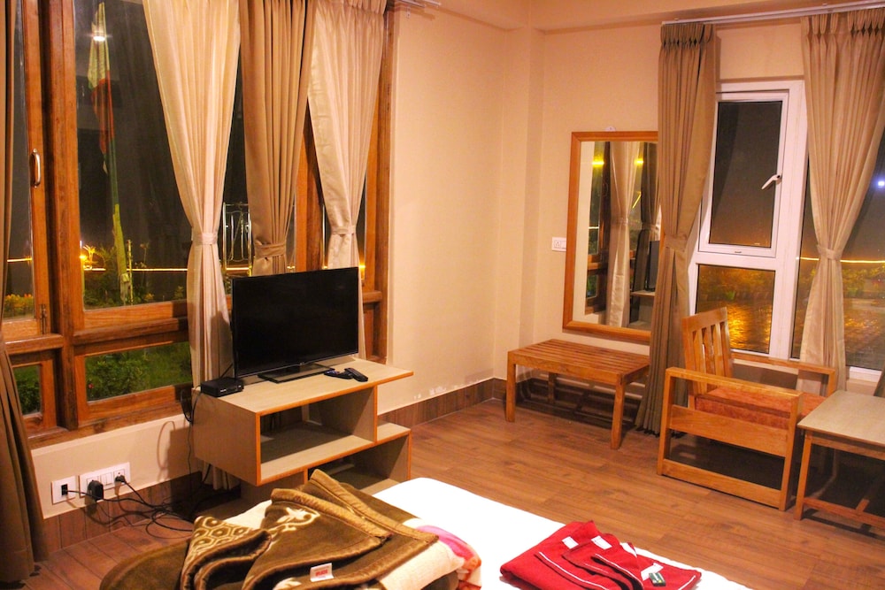 Super Deluxe Room - Photo 15