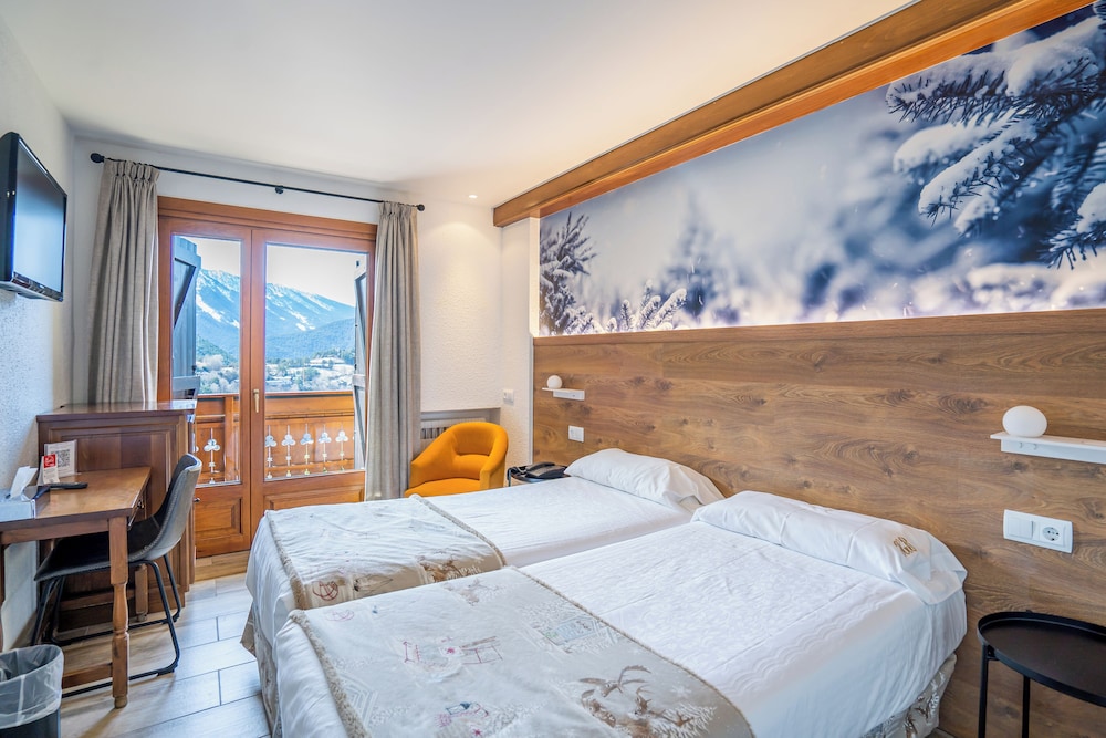 Family Quadruple Room (2 adults + 2 children) photo 1