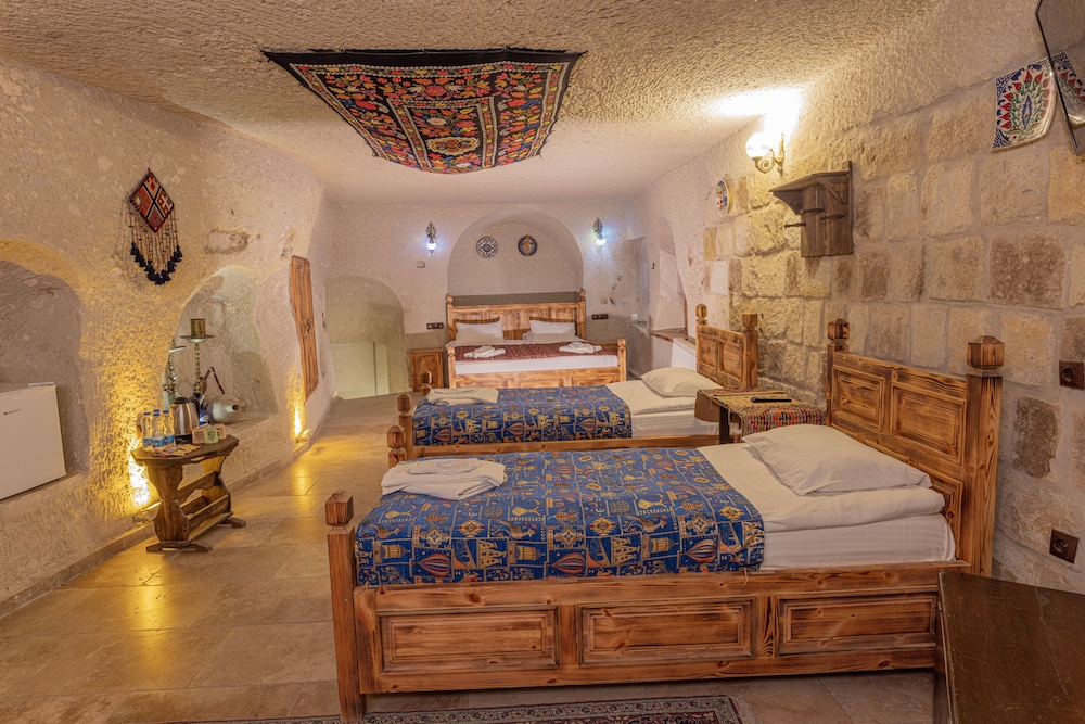 Family Cave Suite - Photo 3