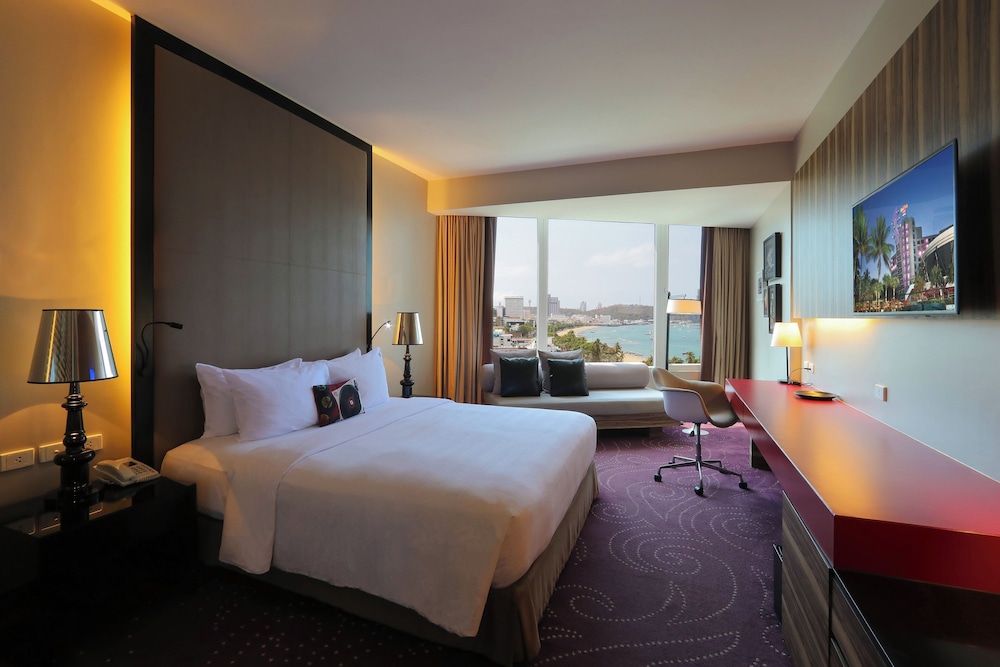 Rock Royalty Sea View - Newly Renovated