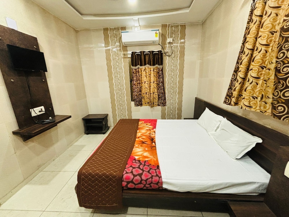 Deluxe Double Room, City View