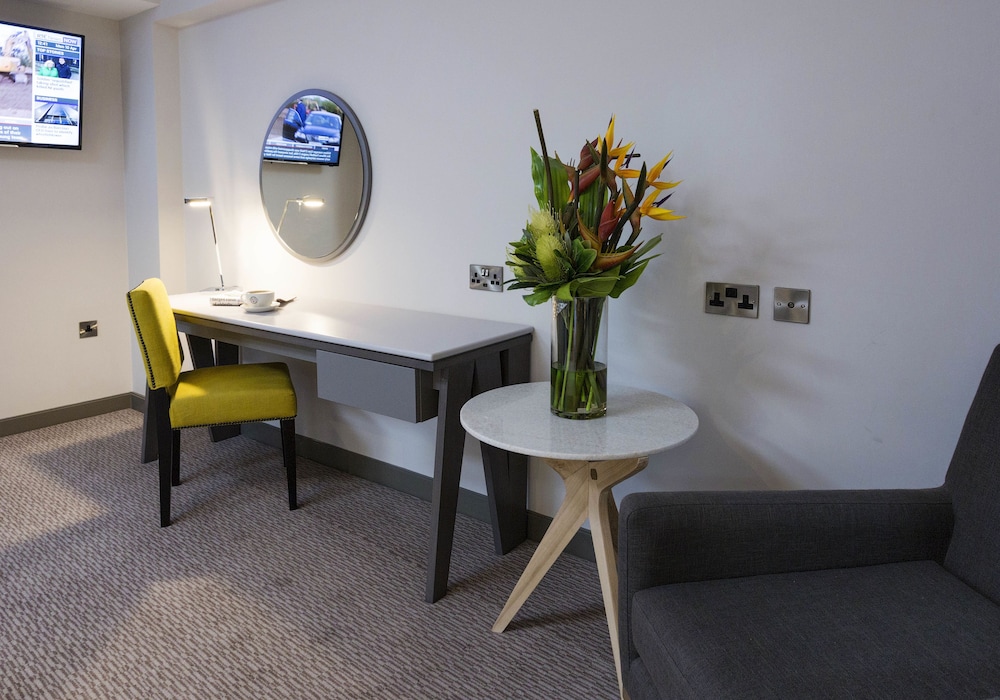 Essential Worker Room Type photo 3
