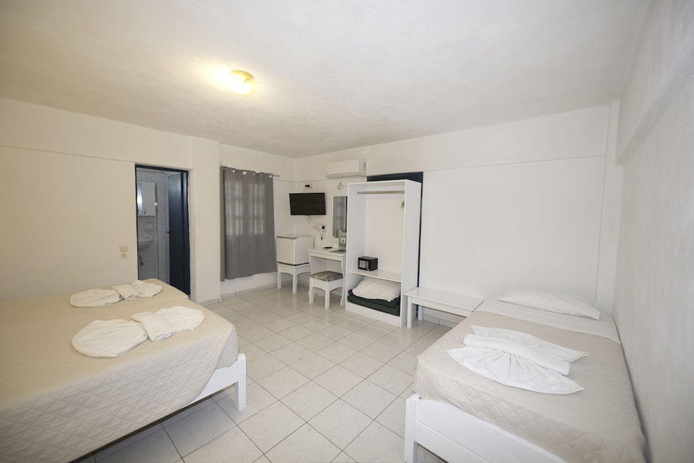 Standard Triple Room - Photo 10