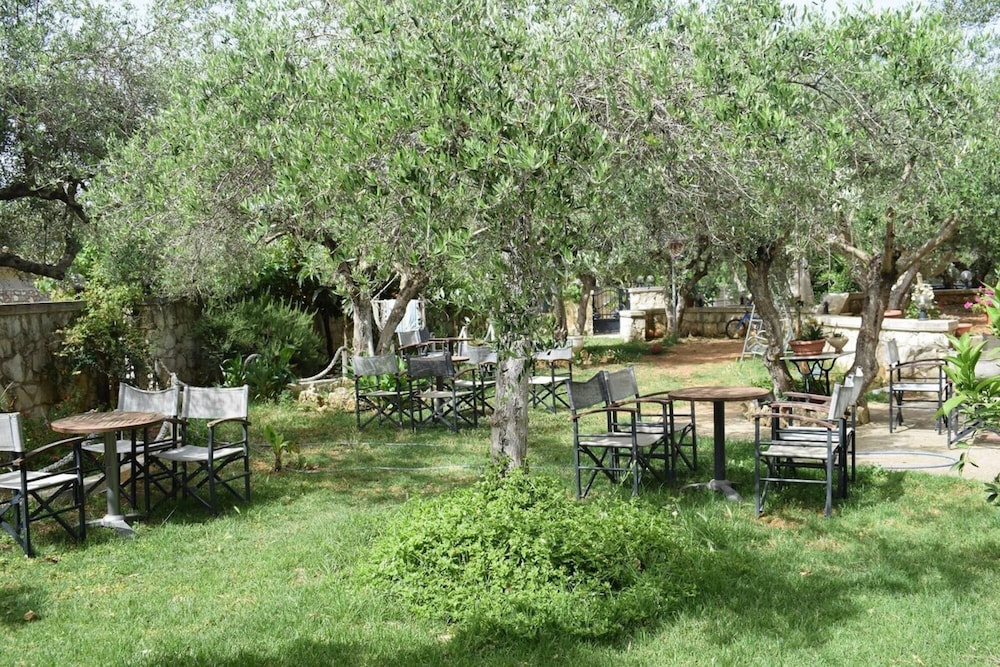 Villa photo 2