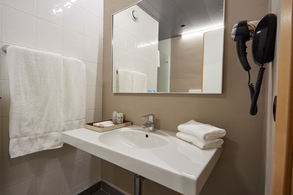Standard Double Room - Photo 6