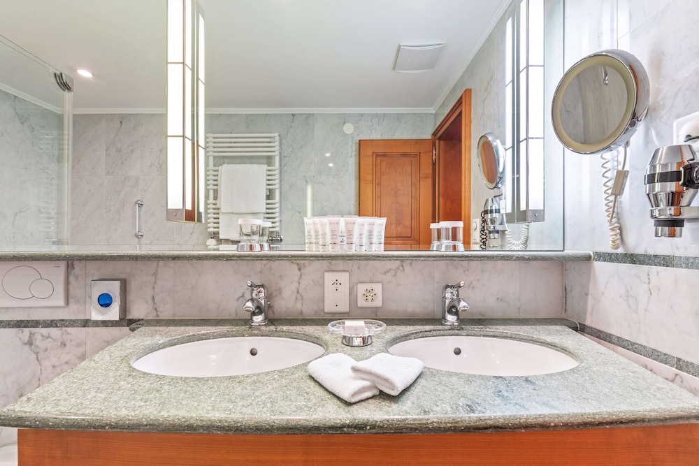 Classic Double Room - Photo 9