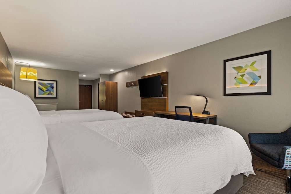 Suite, 2 Queen Beds (Living Area) - Photo 6