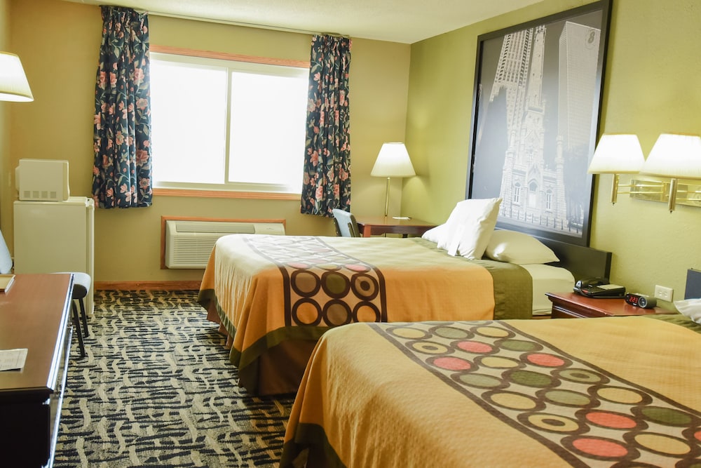 Standard Room, 2 Queen Beds - Photo 2
