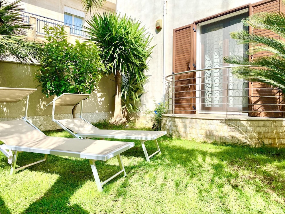 Villa, Smoking photo 2