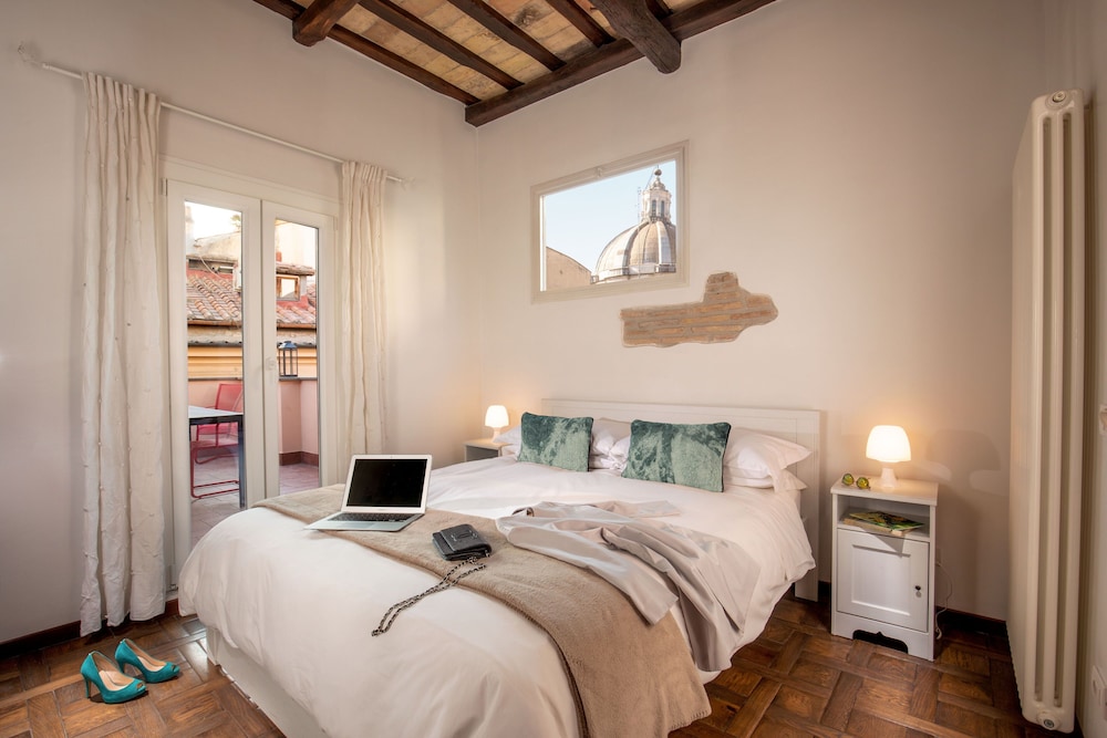 Panoramic Double Room, 1 Queen Bed, Ensuite, City View photo 1