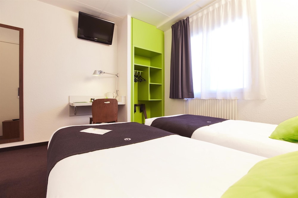 Standard Room, 2 Twin Beds - Photo 1