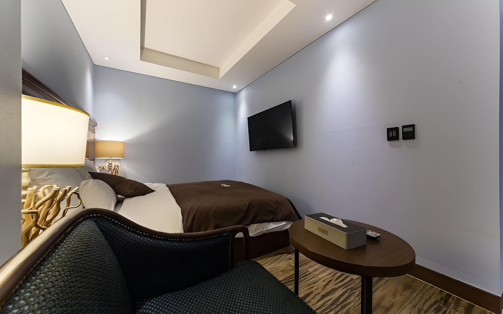 Room (Premium) - Photo 30