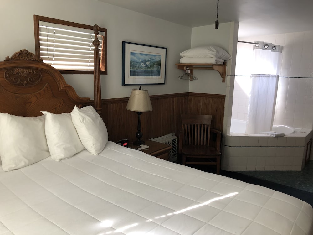Room (Captain's Quarters)