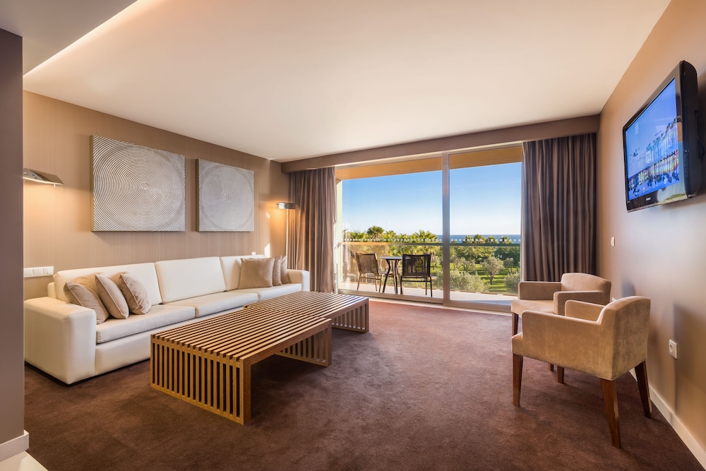 Suite, Balcony