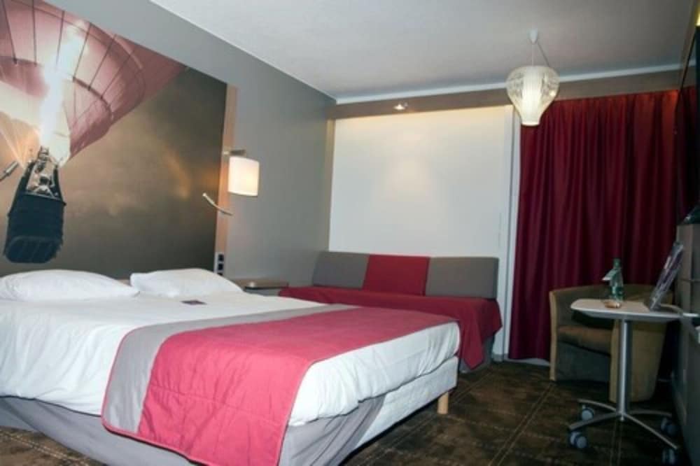 Classic Room, Multiple Beds - Photo 14