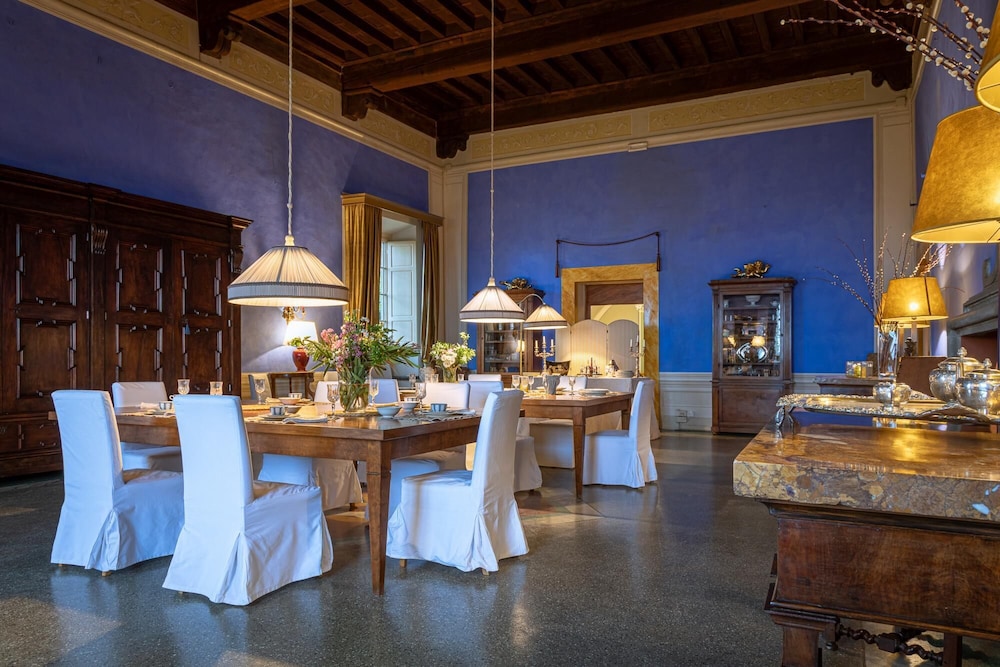 Villa di Tizzano Luxurious Retreat in Paradise, Photo 56