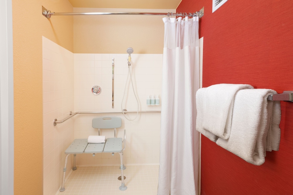 Room, 2 Double Beds (Hearing Accessible) photo 3