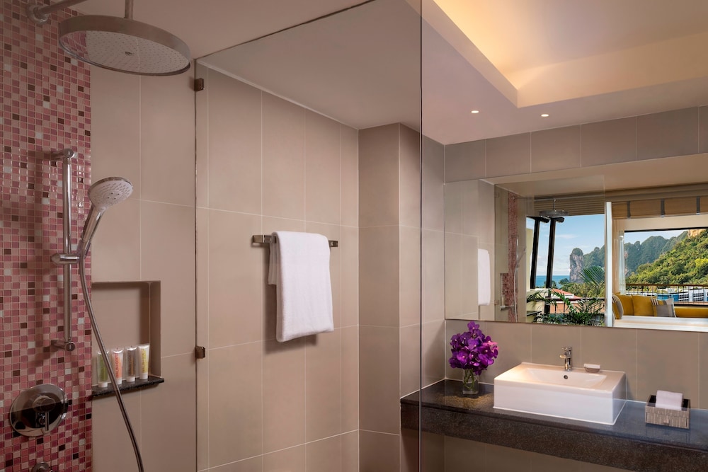 Avani Sea View Room - Photo 3