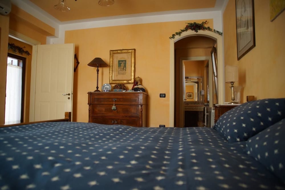 Royal Double Room, Jetted Tub photo 1