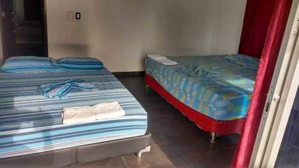 Double Room, Multiple Beds, Non Smoking photo 2