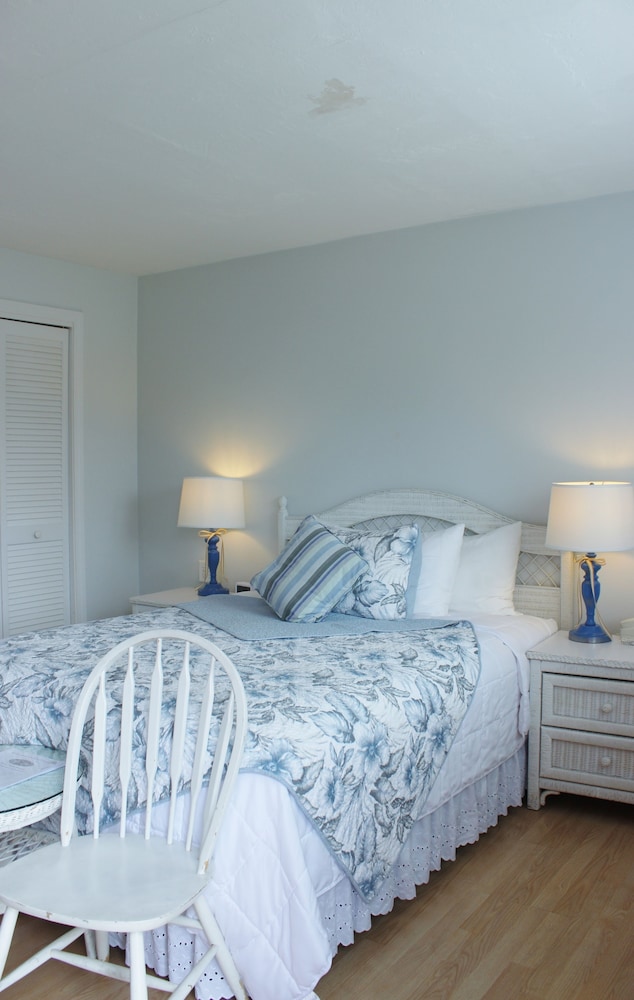 Cottage Queen Room First And Second Floor, photo 6