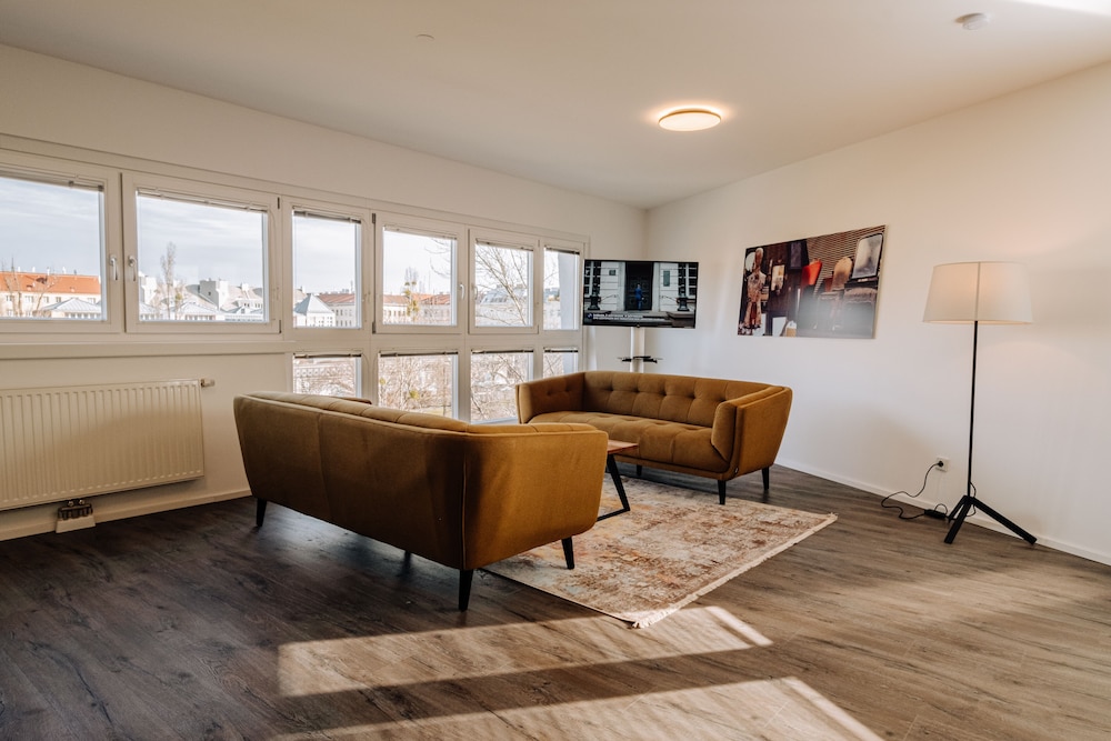Exclusive Condo, 3 Bedrooms