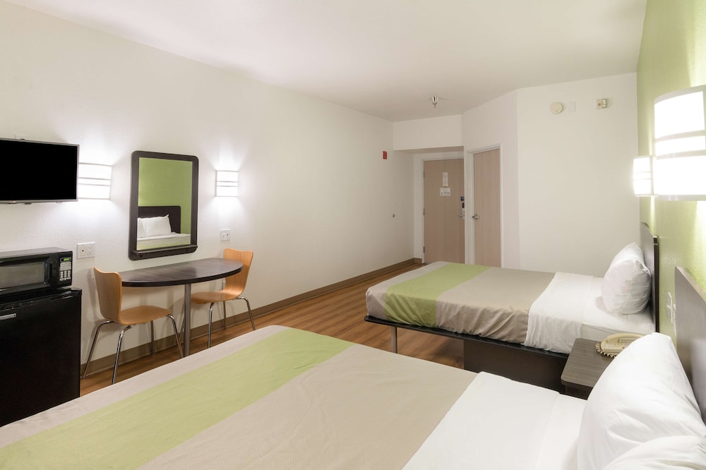 Standard Room, 2 Double Beds, Non Smoking photo 1