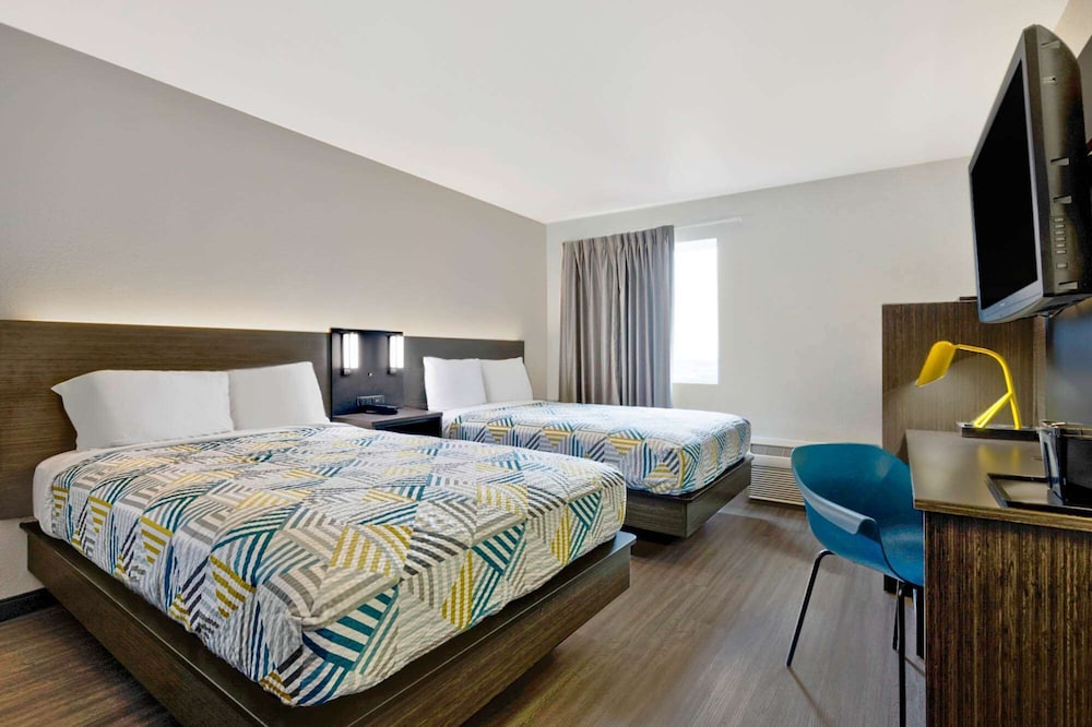 Deluxe Room, 2 Double Beds, Non Smoking, Refrigerator & Microwave photo 2