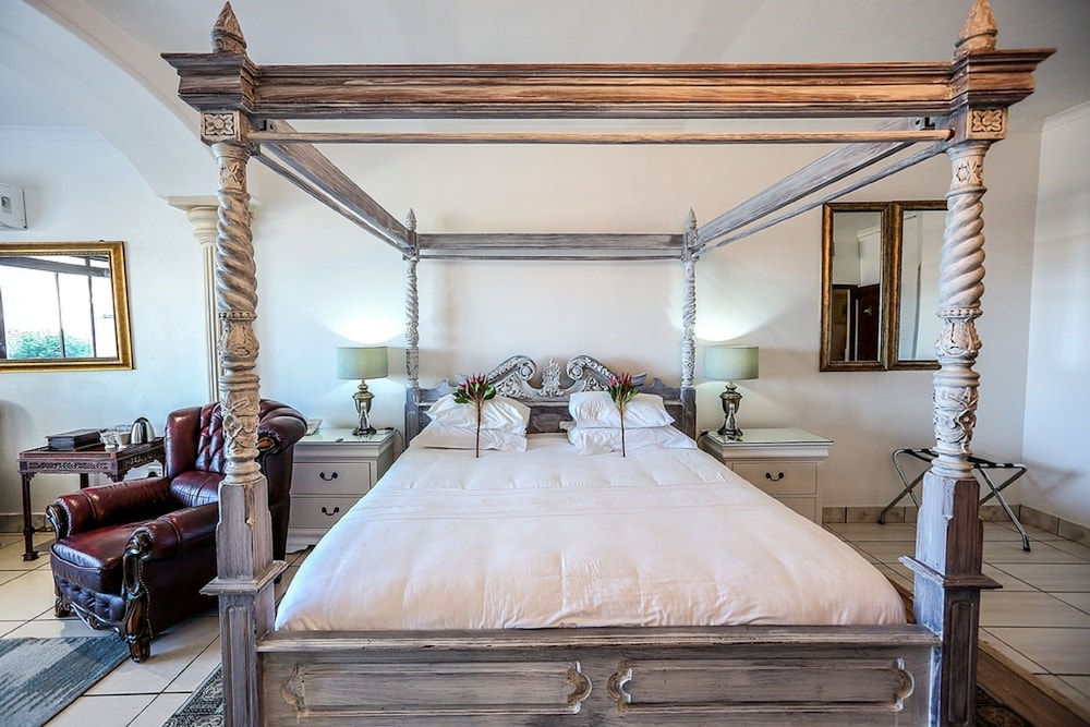 Ground Floor - Honeymoon - Partial Sea