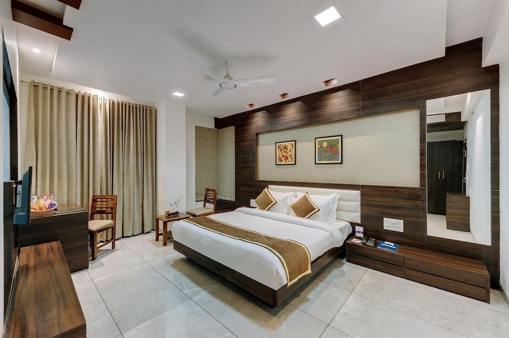 Premium Remodeled Condo with Ocean View and Parking: Premium Apartment, 1 Queen Bed with Sofa bed, Ocean View (0161) photo
