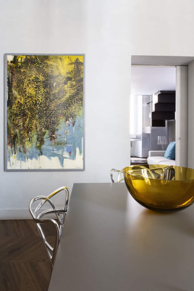 Suite (Split Level) photo 3