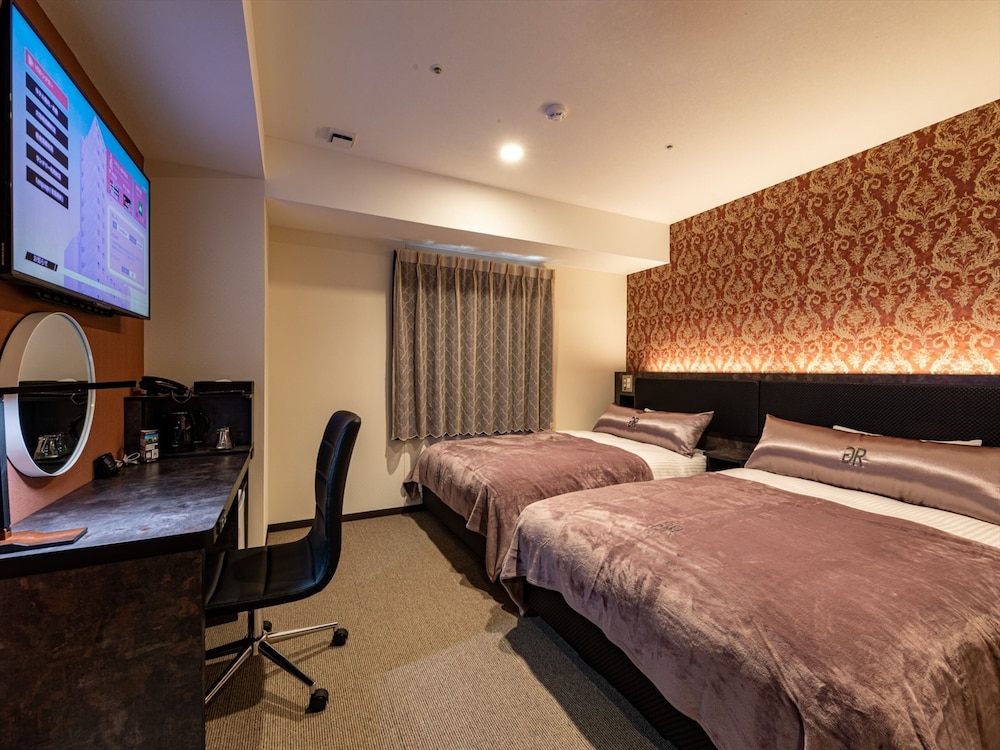 Standard Twin Room, with 2 Semi Double Beds, Smoking - Photo 3