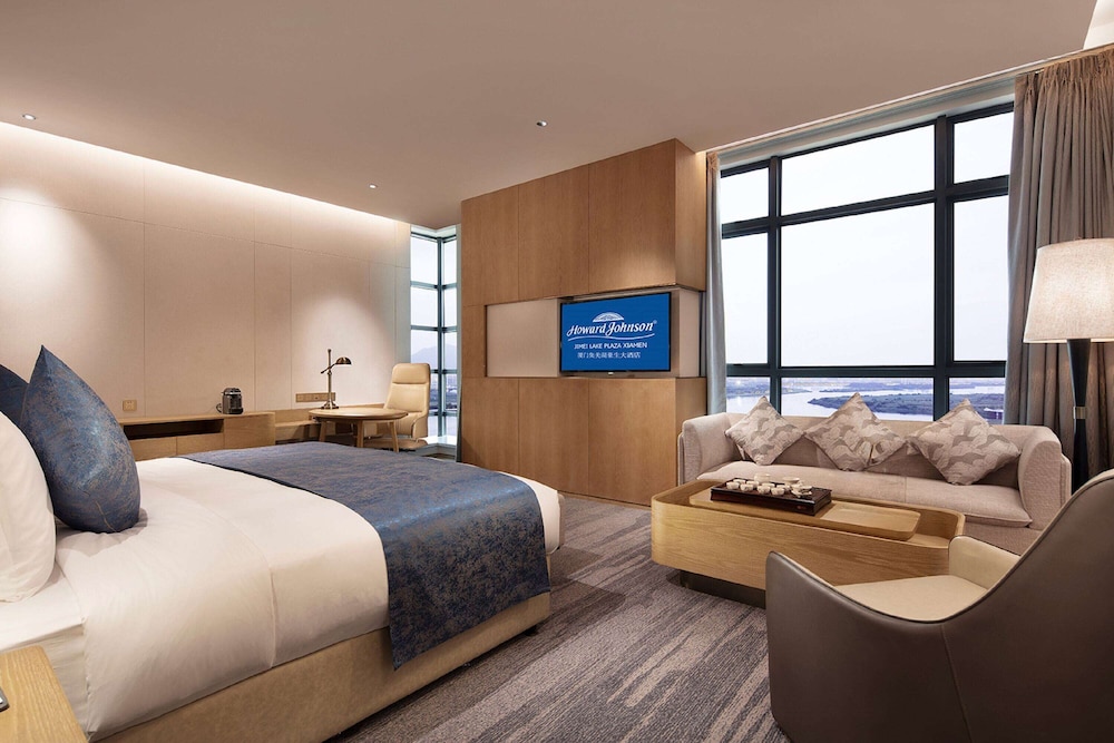 Executive Studio, 1 King Bed, Non Smoking - Photo 1